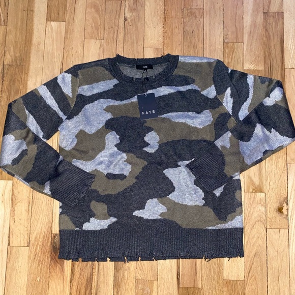 Fate Distressed Camo Crew Neck Sweater - Picture 4 of 9